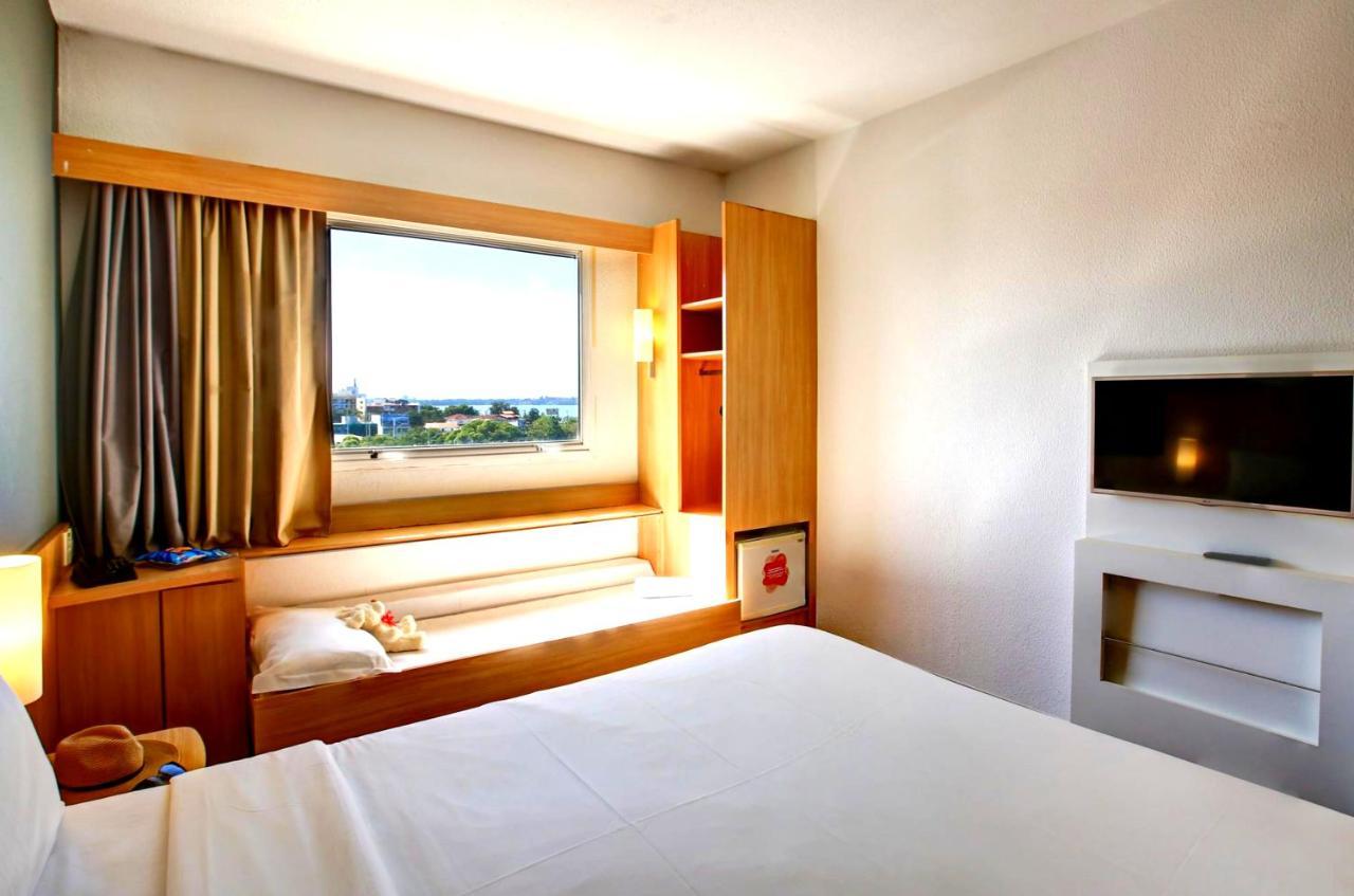 Ibis Vitoria Praia Do Canto Exterior foto