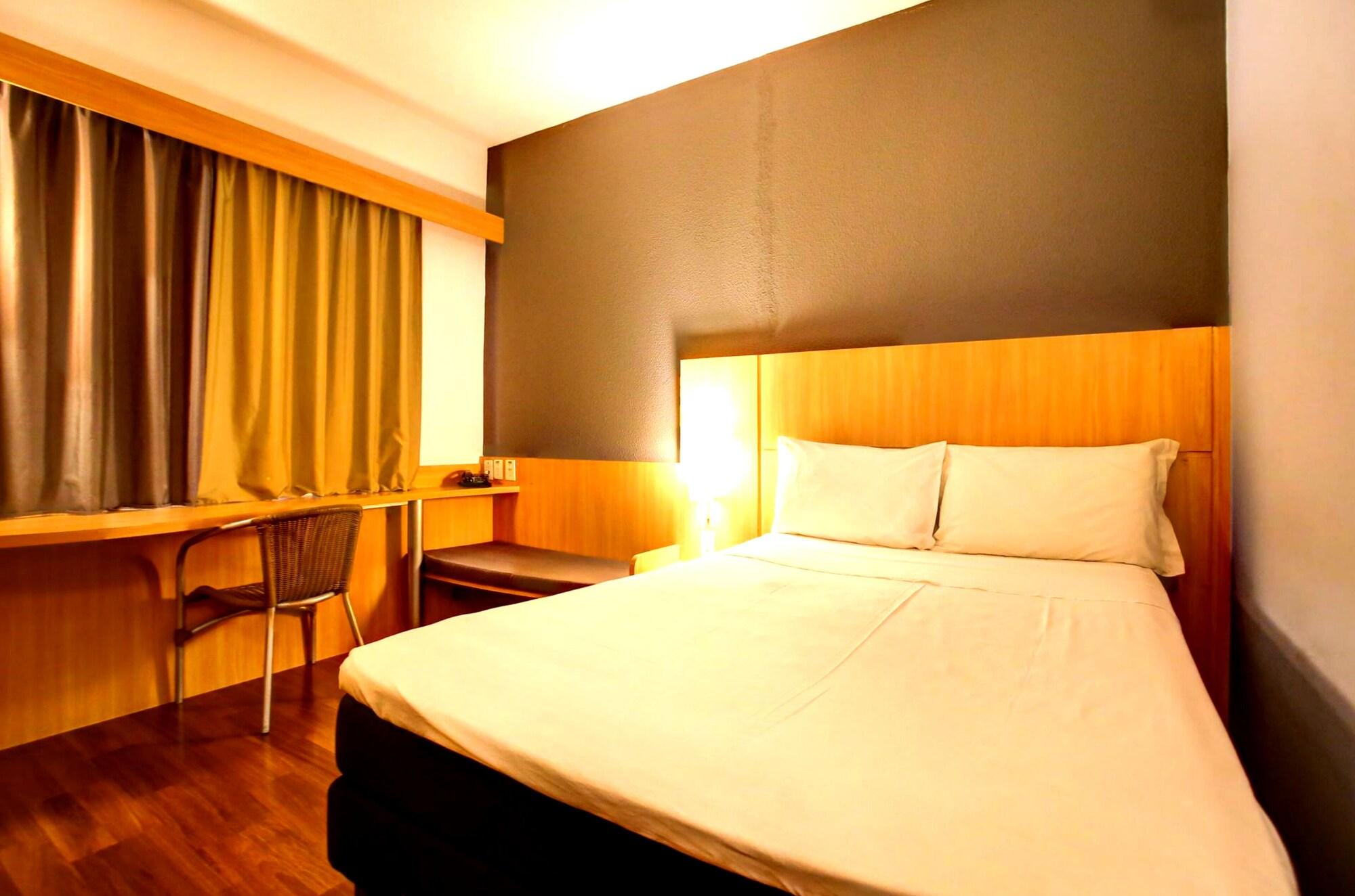 Ibis Vitoria Praia Do Canto Exterior foto