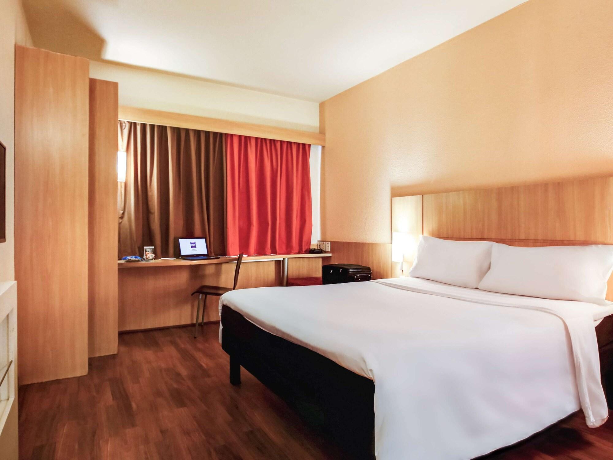 Ibis Vitoria Praia Do Canto Exterior foto