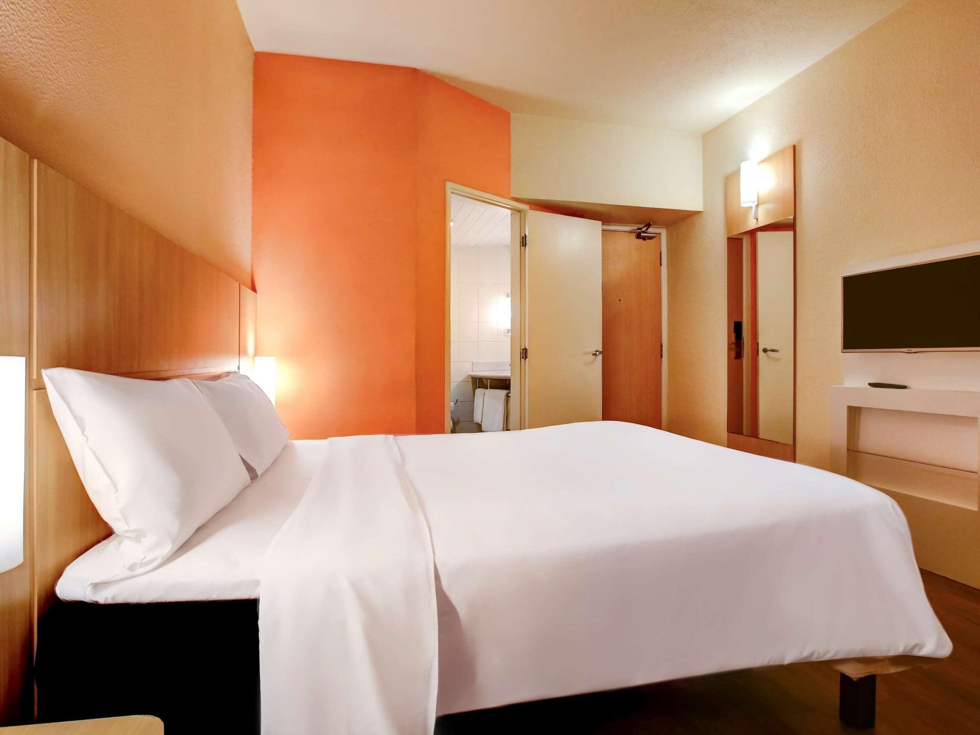 Ibis Vitoria Praia Do Canto Exterior foto